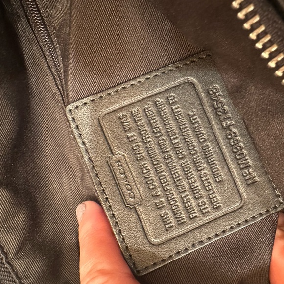 Coach Gray Leather Interior - Picture 4 of 7